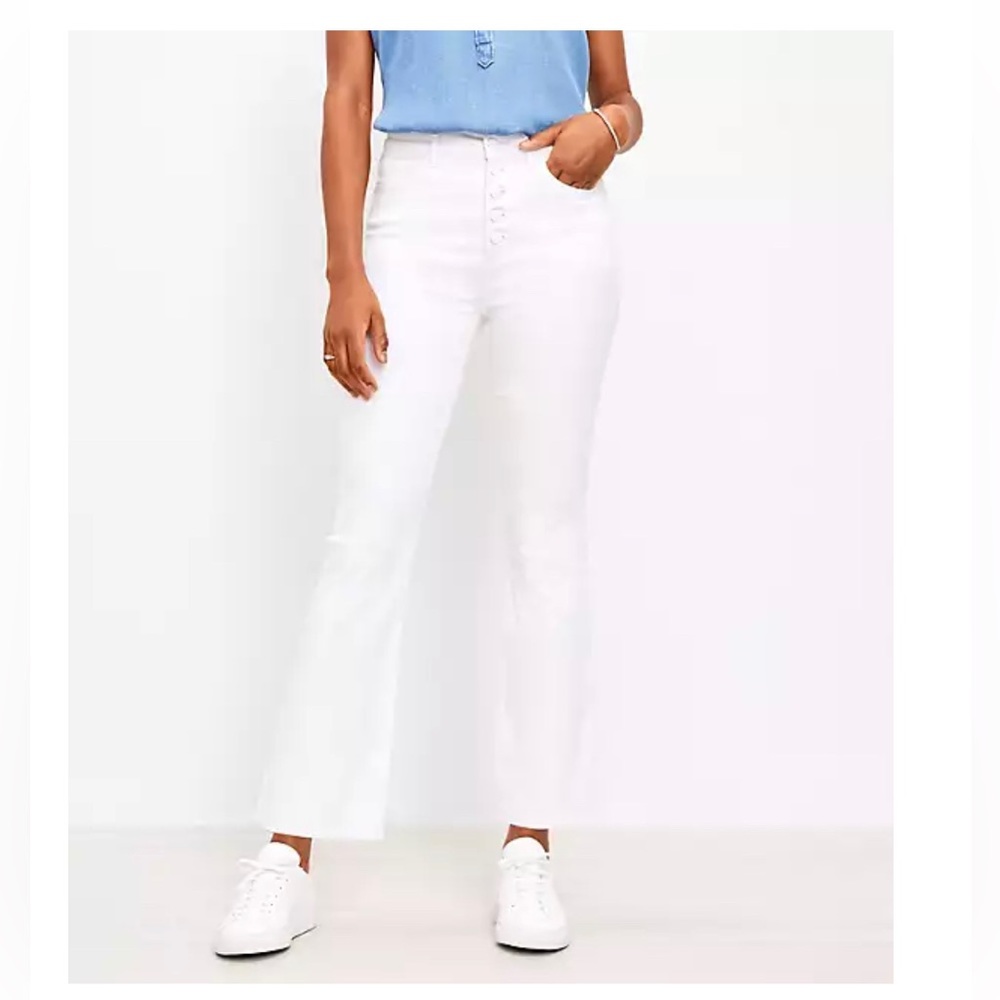 NWT LOFT Petite Frayed Button Front High Rise Kick Crop Jeans in White (31)